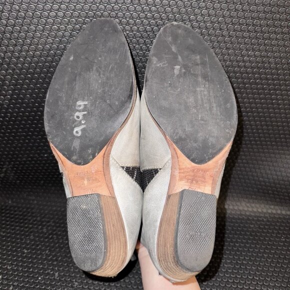 Aquatalia Farrah Gray Leather Side Stretch Zip Ankle Booties Women’s Size 6.5 - Picture 7 of 9